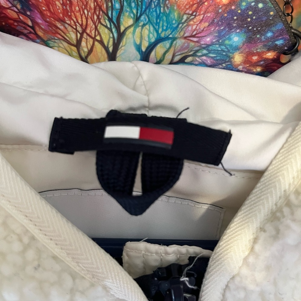Tommy Hilfiger Women's Off-White Teddy Jacket - Picture 4 of 10